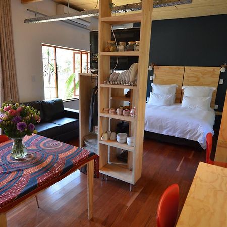 Bed & Breakfast In Hatfield Bed and Breakfast Pretoria-Noord Buitenkant foto