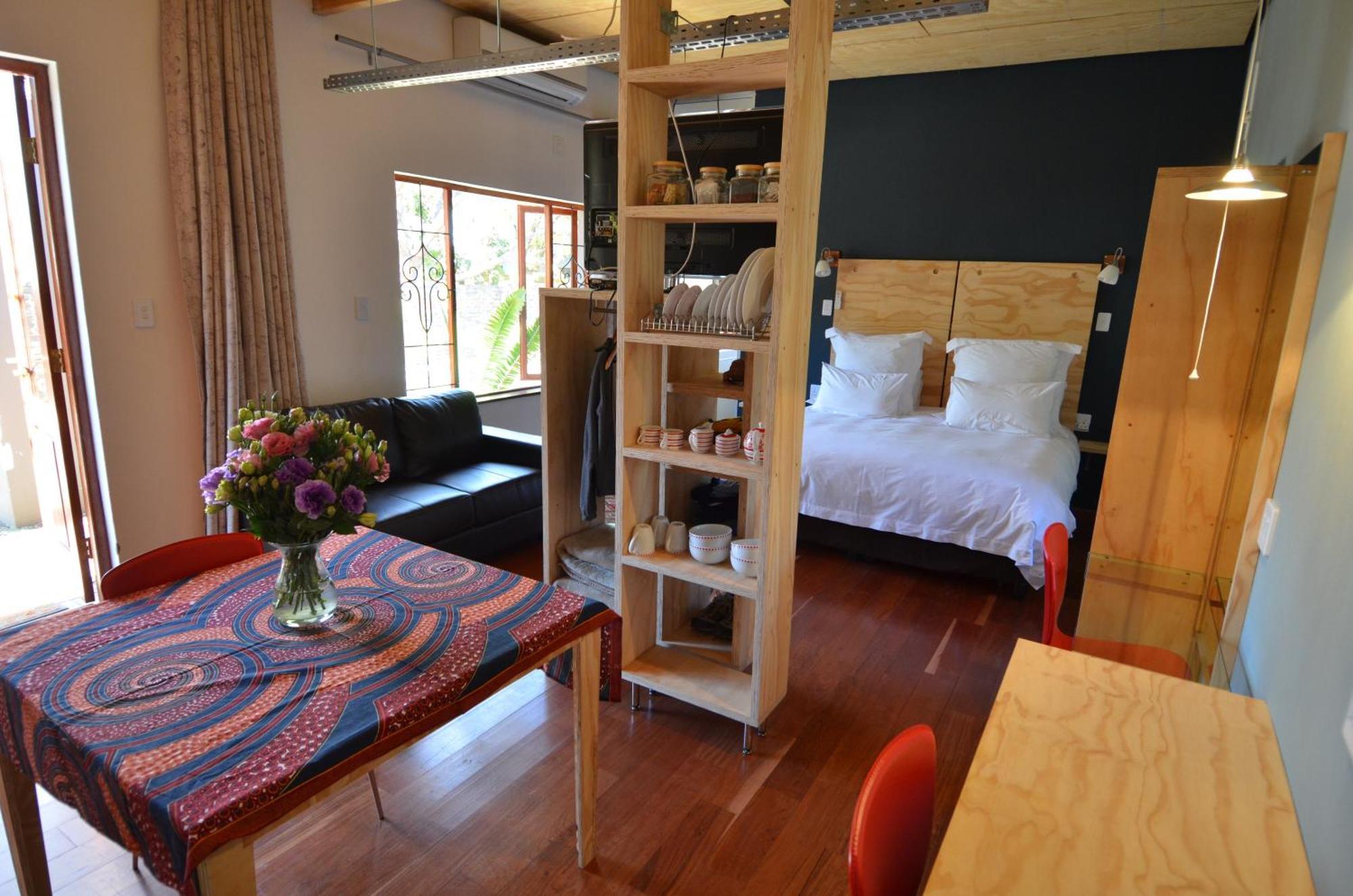 Bed & Breakfast In Hatfield Bed and Breakfast Pretoria-Noord Buitenkant foto