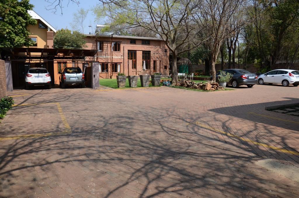 Bed & Breakfast In Hatfield Bed and Breakfast Pretoria-Noord Buitenkant foto