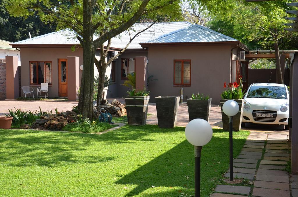 Bed & Breakfast In Hatfield Bed and Breakfast Pretoria-Noord Buitenkant foto