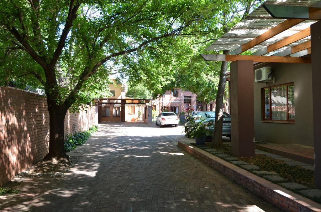 Bed & Breakfast In Hatfield Bed and Breakfast Pretoria-Noord Buitenkant foto